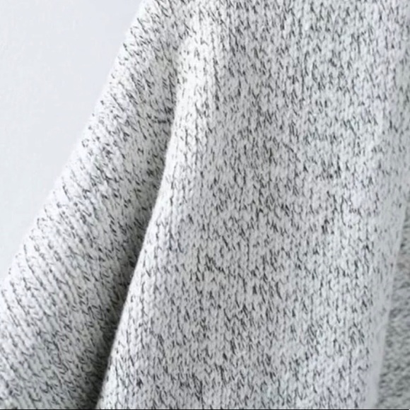 ✨HP!✨Marled Gray Sweater Cardigan✨ - Picture 5 of 6